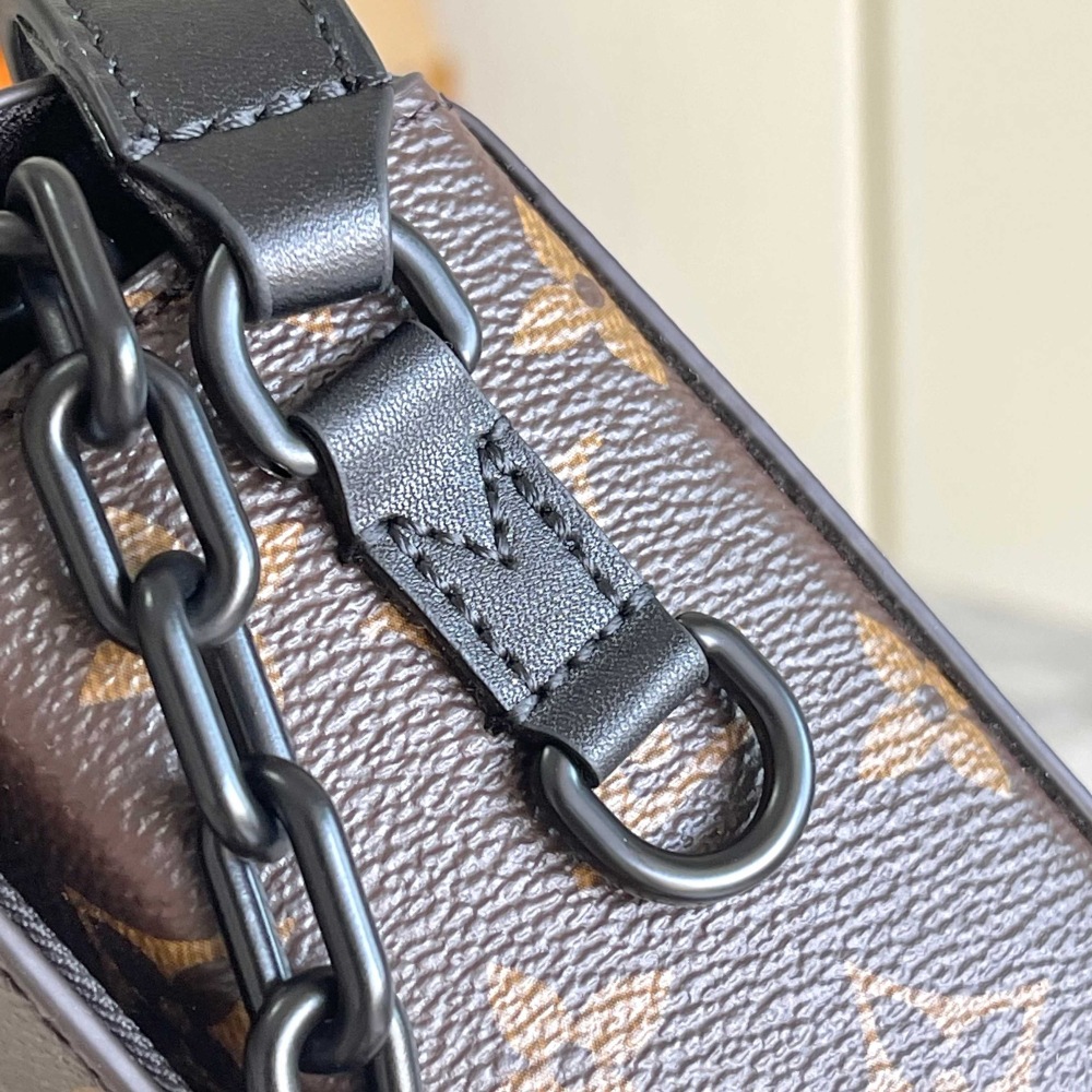 Louis Vuitton Men's Steamer Messenger Bag, Monogram Canvas Luxury Crossbody Shoulder Bag with Adjustable Strap, Brown