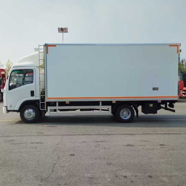 Isuzu KV600 Export Refrigerated Truck