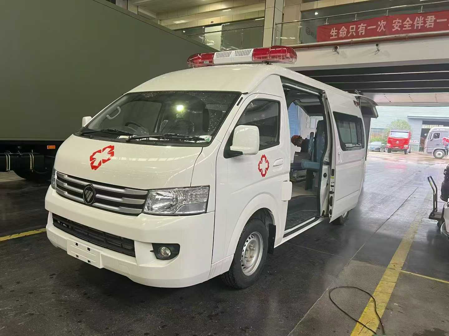 Futian G9 Diesel Ambulance