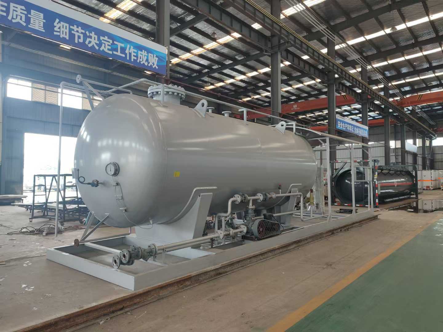 5 to 100 cubic LPG skid-mounted station