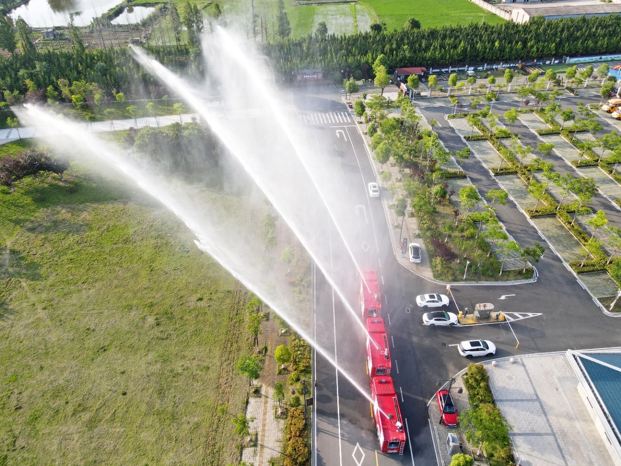 Dongfeng D9 Dolika Six-Ton Foam Fire Engine