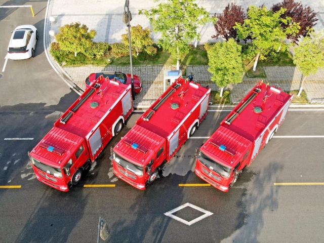 Dongfeng D9 Dolika Six-Ton Foam Fire Engine