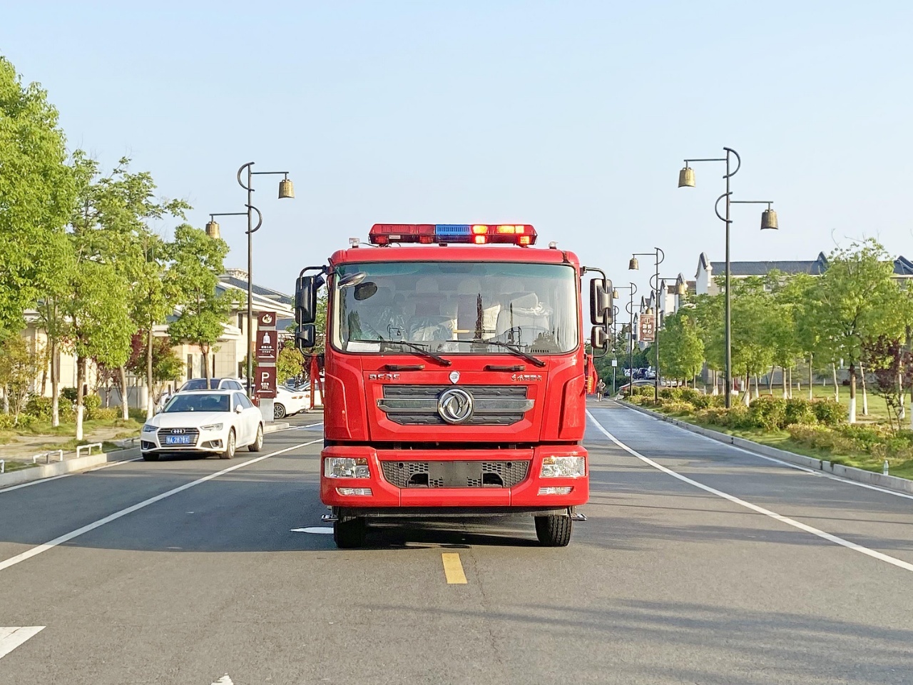 Dongfeng D9 Dolika Six-Ton Foam Fire Engine