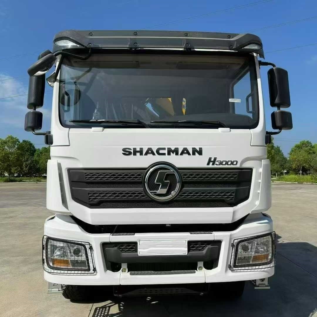 Shaanxi Auto Delong 8*4 export model flatbed transport truck with folding arm crane