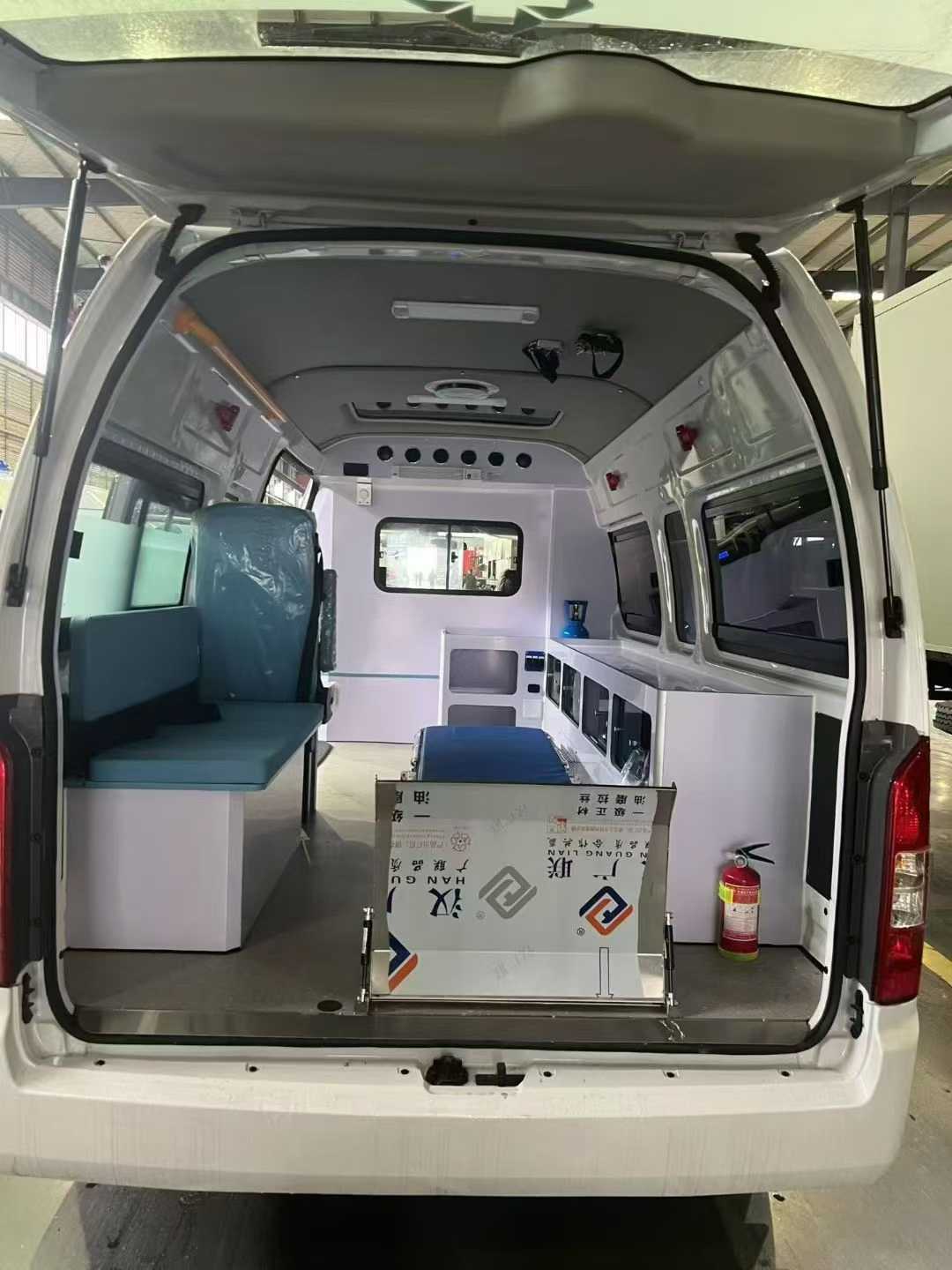 Futian G9 Diesel Ambulance