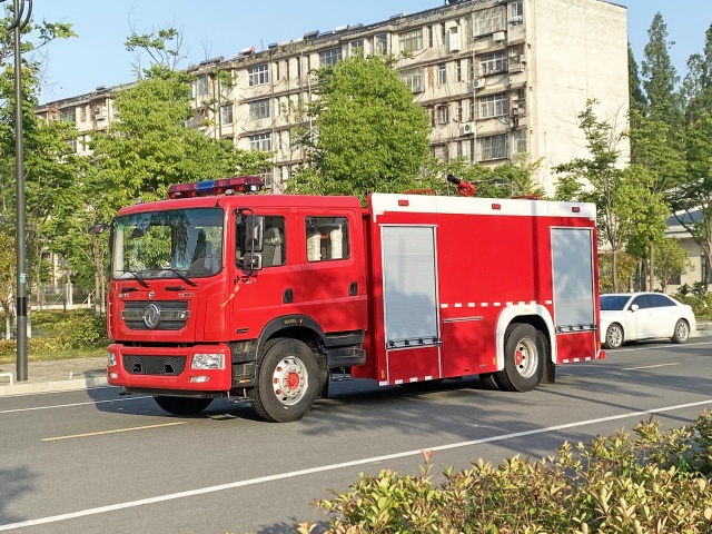 Dongfeng D9 Dolika Six-Ton Foam Fire Engine
