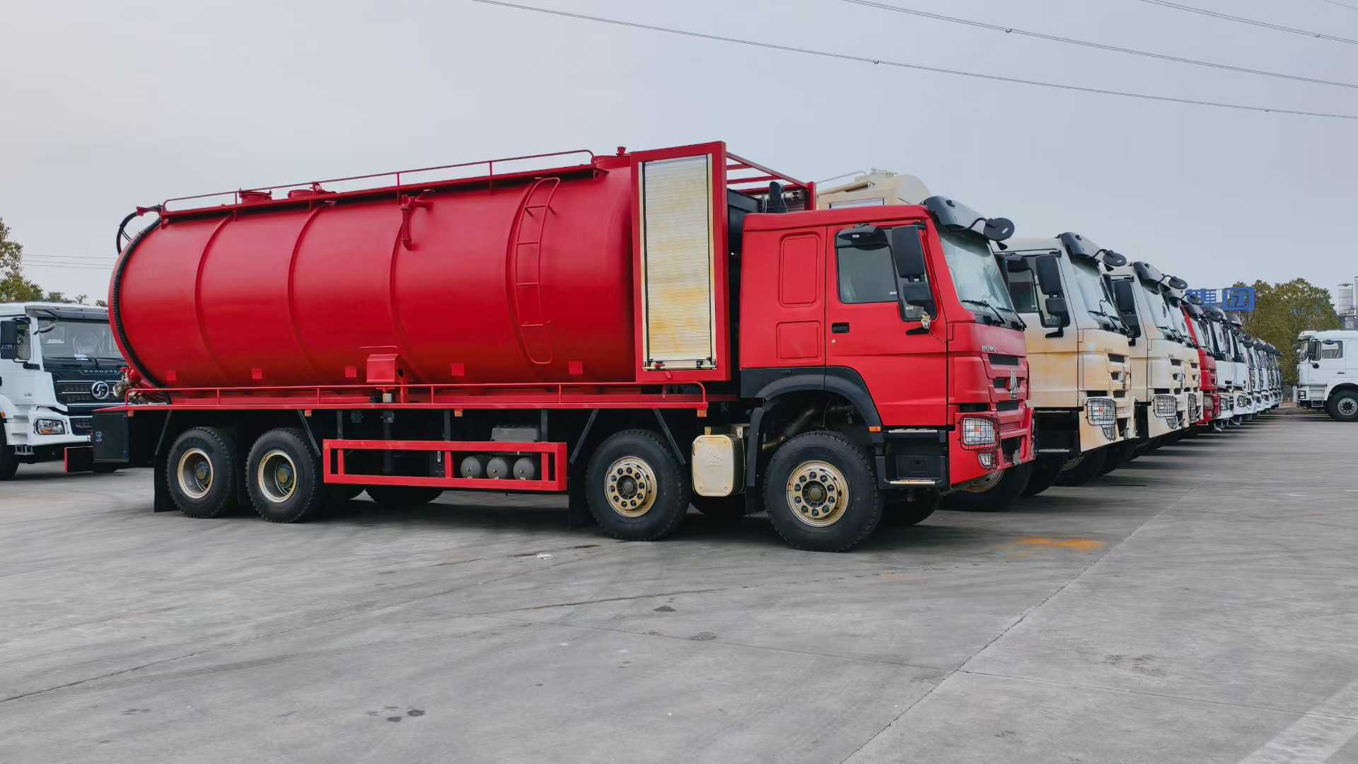 CNHTC HOWO 8×4 Sewage Suction and Cleaning Truck