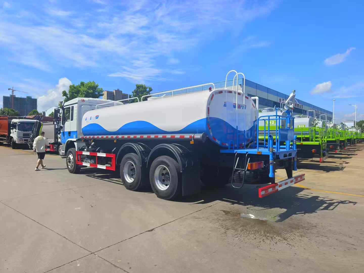 SHACMAN L3000 6×4 Export Water Sprinkler Truck