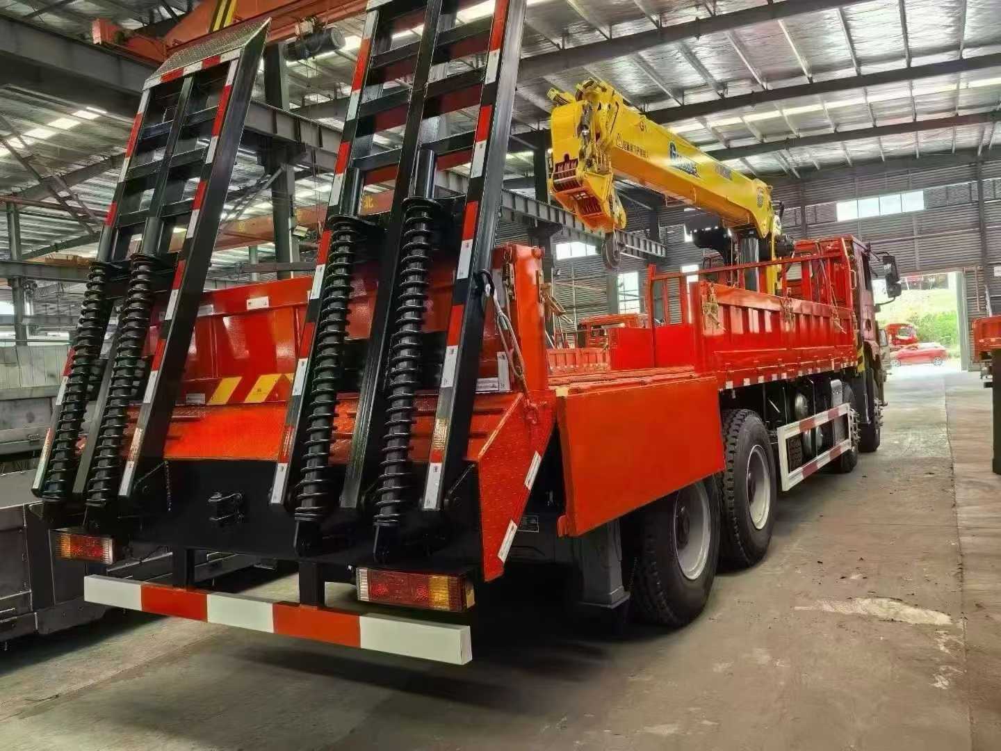 Shaanxi Auto Delong 4x8 XCMG 14-ton lorry crane with ladder