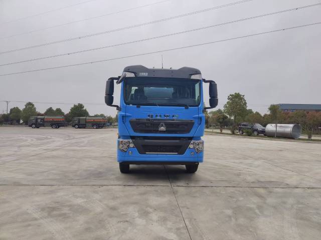 Sinotruk Howo TX5 Milk Transport Vehicle