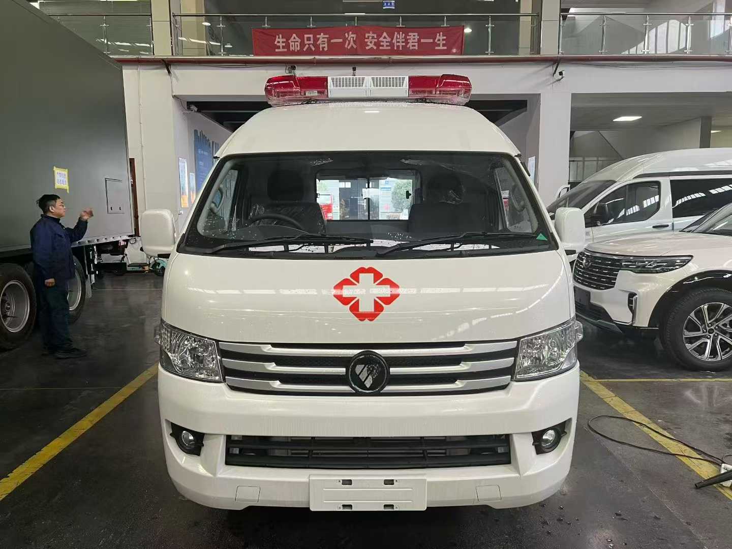 Futian G9 Diesel Ambulance
