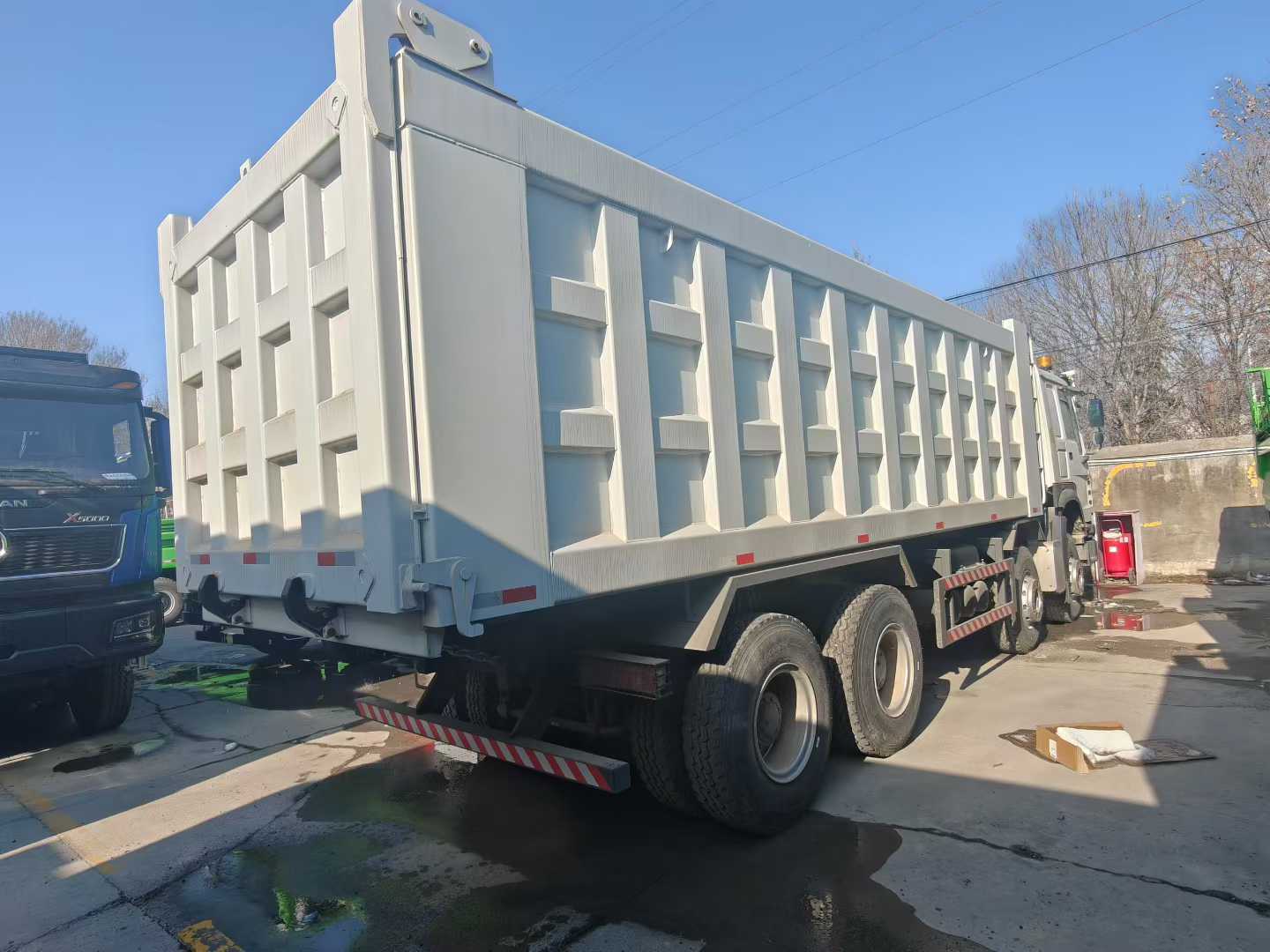 China National Heavy Duty Truck HOWO TX 8X4 Dump