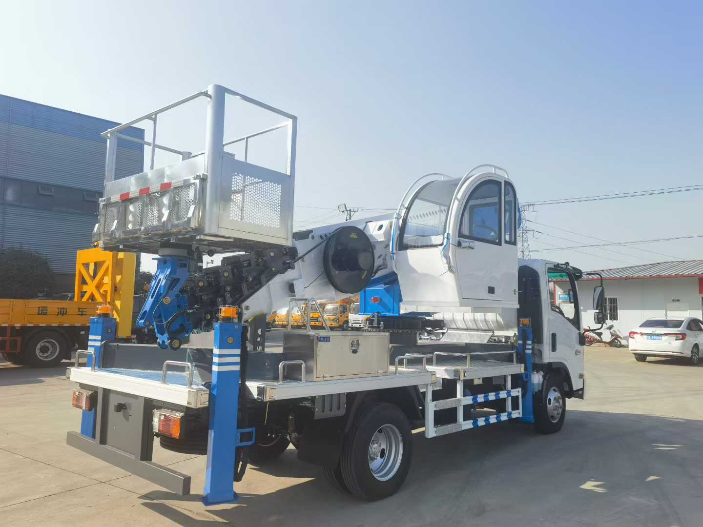 Isuzu 30-Metre Aerial Work Vehicle