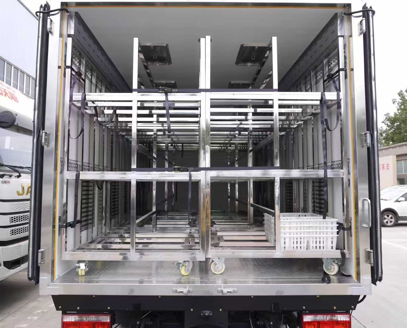 Shaanxi Auto Delong Export Chicks Transport Vehicle