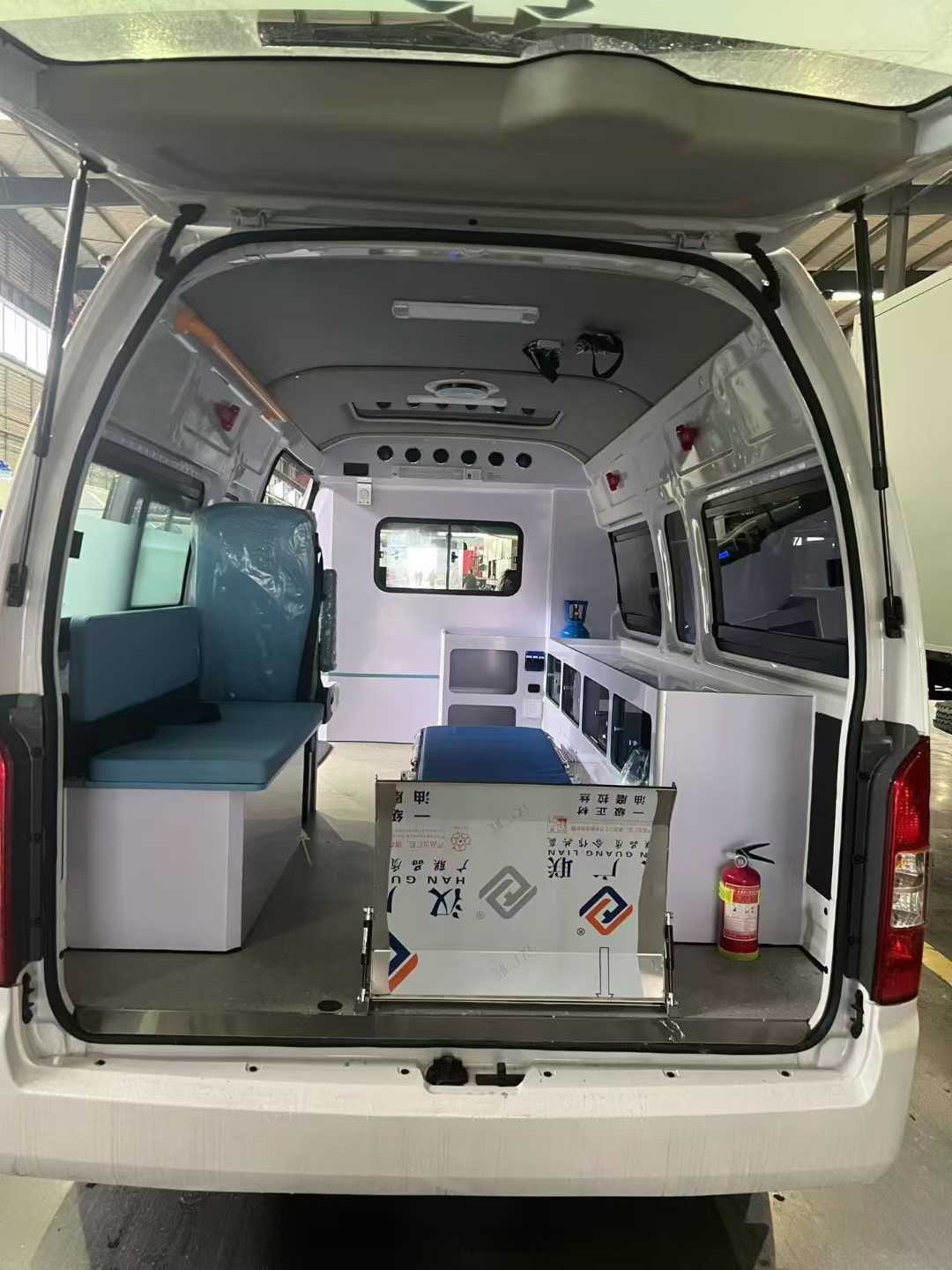 Futian G9 Diesel Ambulance