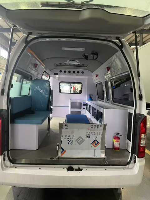 Futian G9 Diesel Ambulance