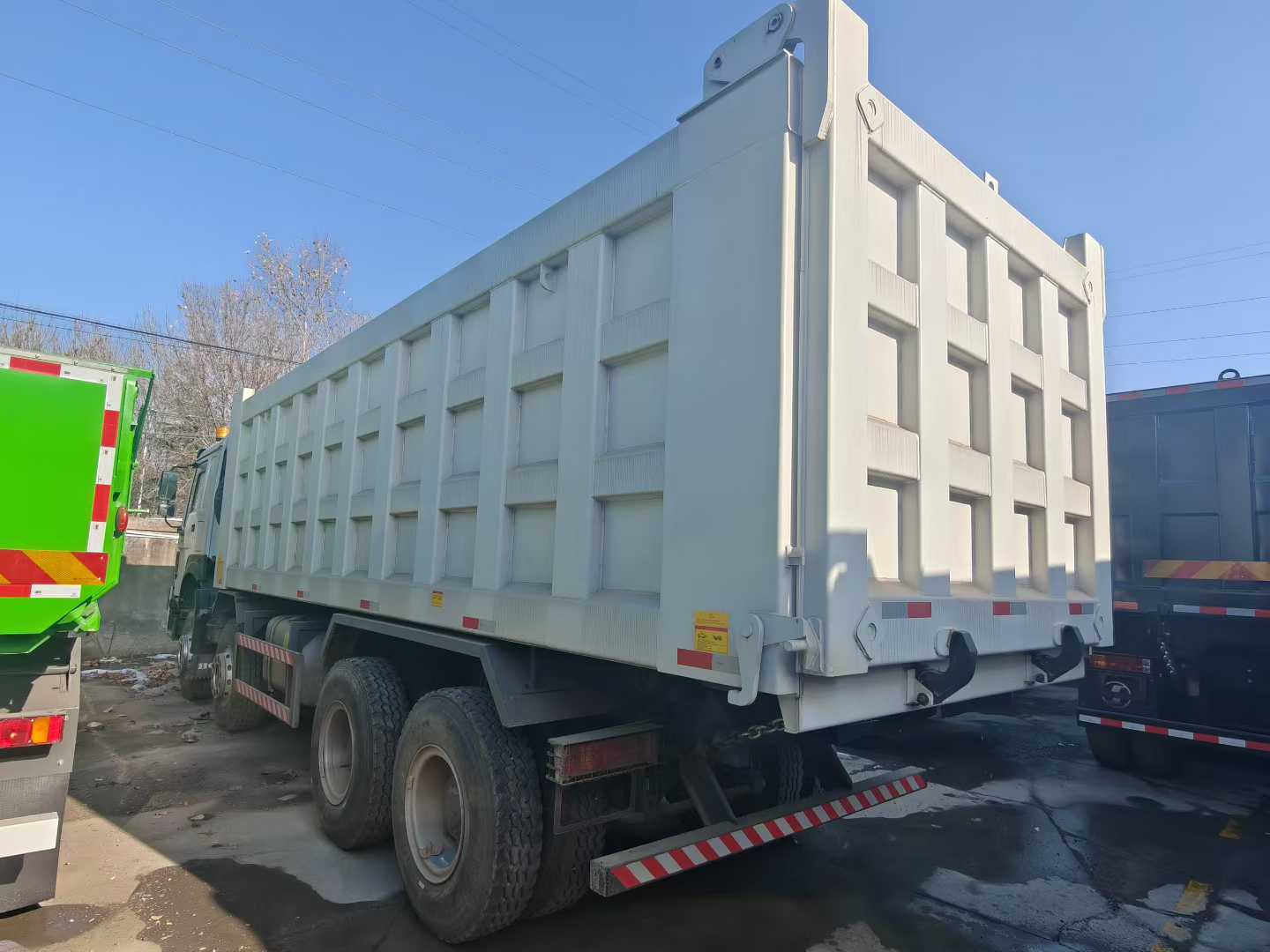 China National Heavy Duty Truck HOWO TX 8X4 Dump