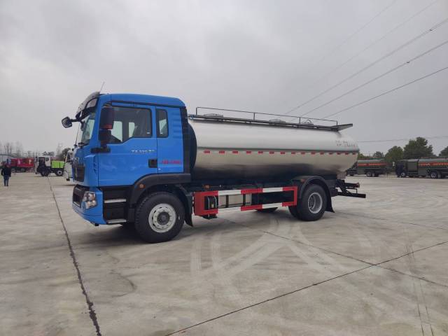 Sinotruk Howo TX5 Milk Transport Vehicle
