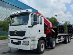 Shaanxi Auto Delong 8*4 export model flatbed transport truck with folding arm crane
