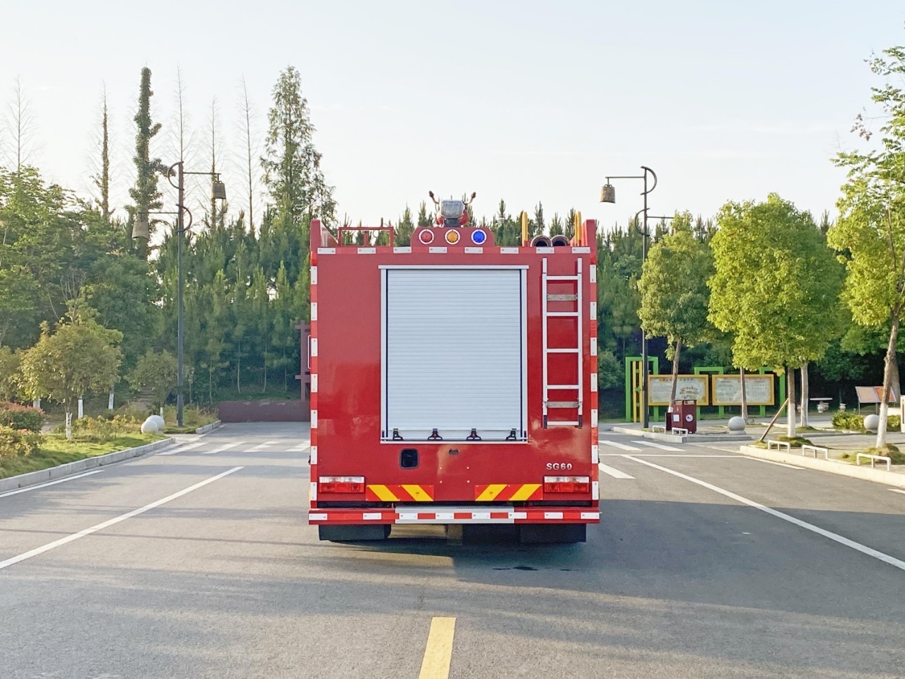 Dongfeng D9 Dolika Six-Ton Foam Fire Engine