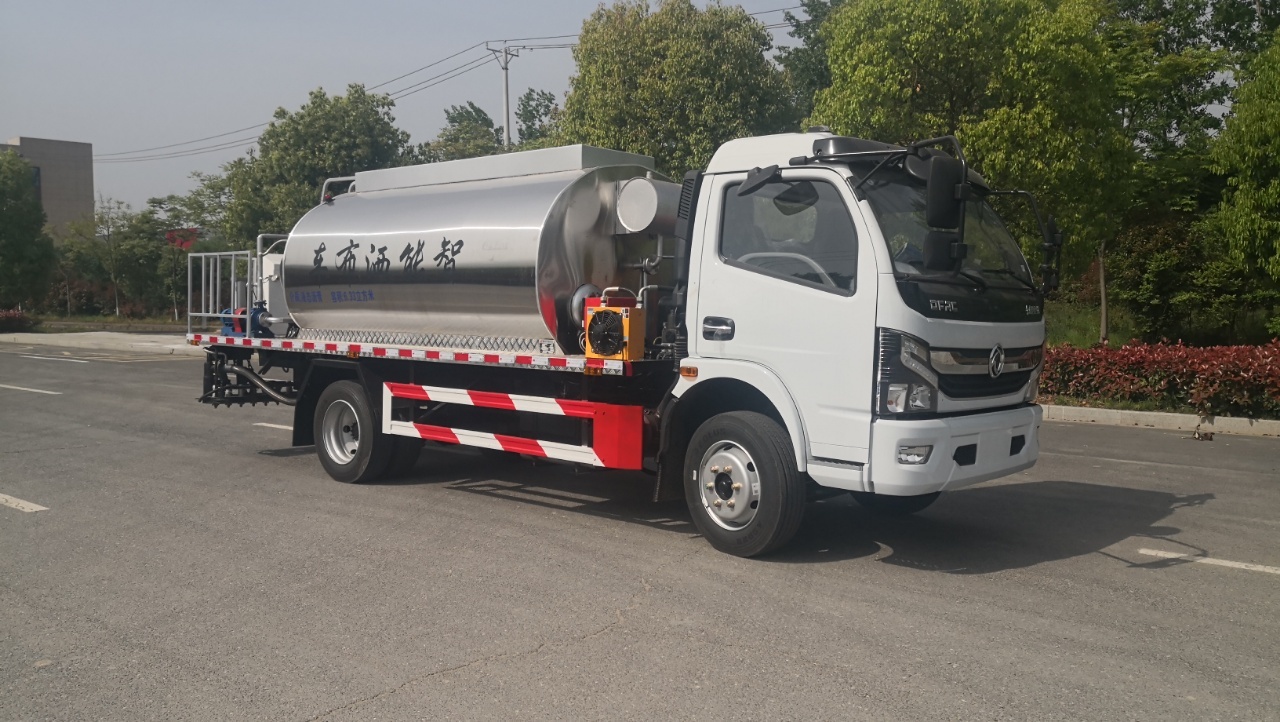 6-cubic meter Asphalt Sprayer Truck