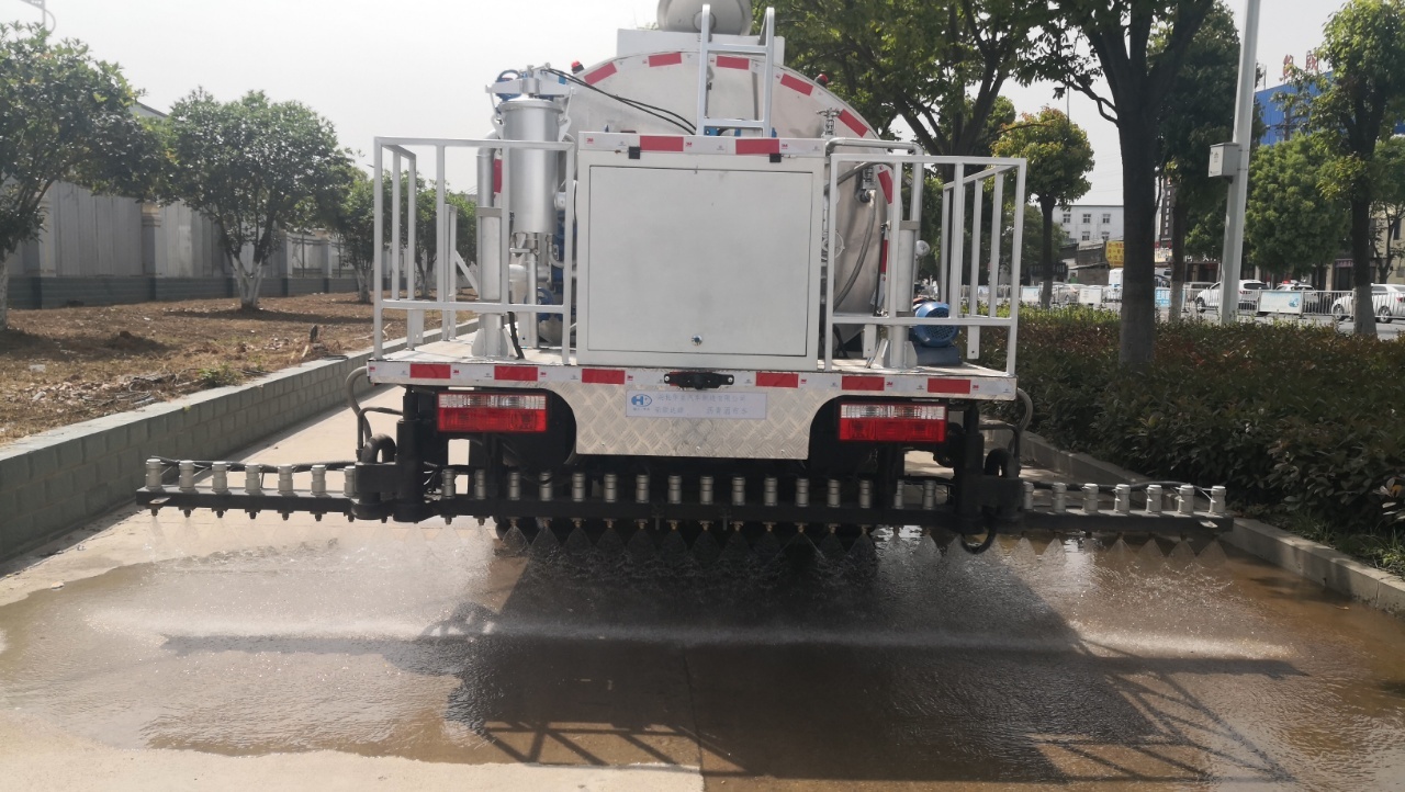 6-cubic meter Asphalt Sprayer Truck