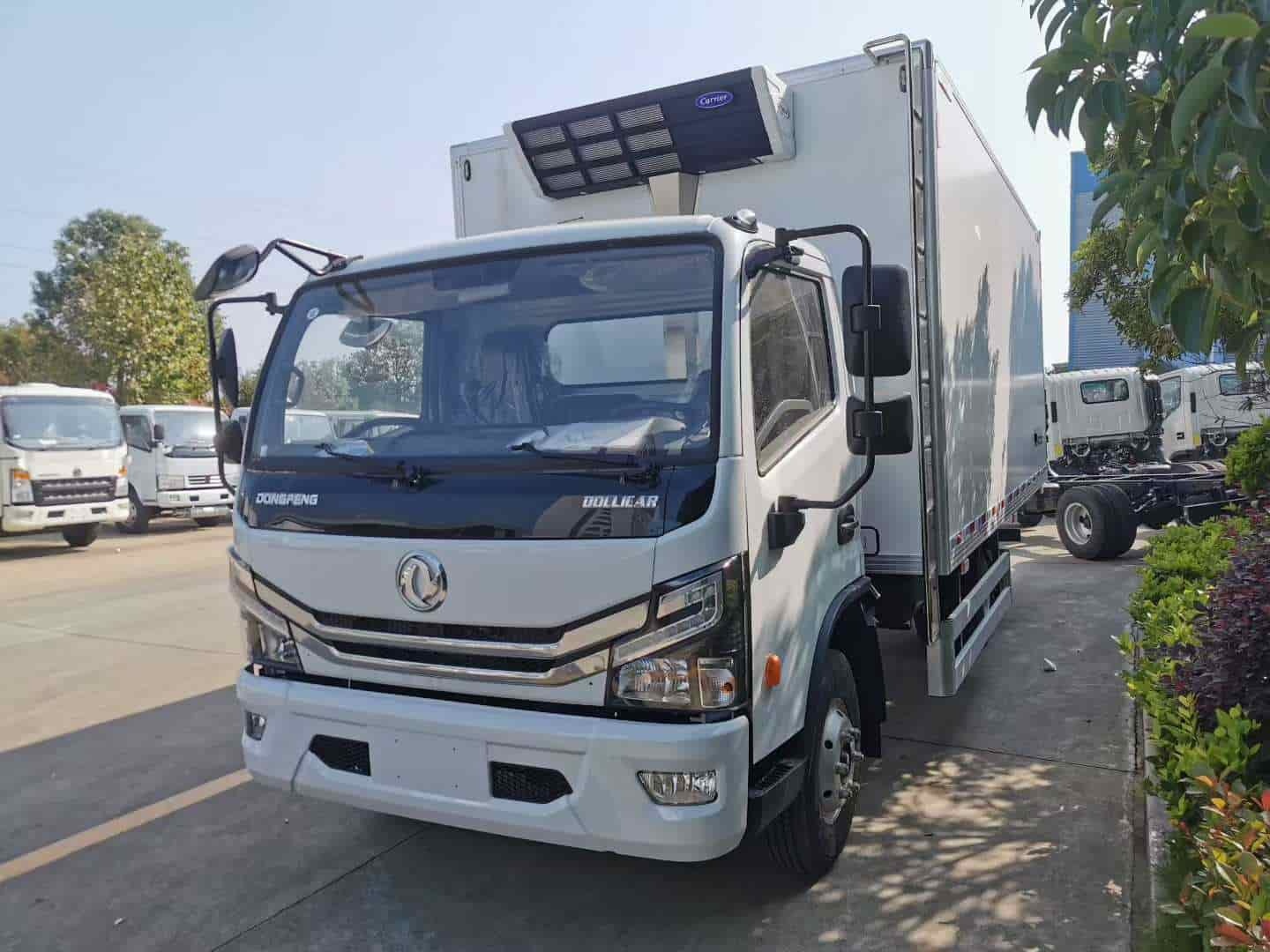 Dongfeng Dolica 4X2 8-ton refrigerated truck