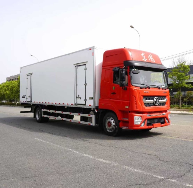 Dongfeng Dolica D9 4×2 Refrigerated Truck
