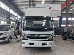 Dongfeng Captur right-hand drive refrigerated truck
