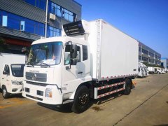 Dongfeng Tianjin 4×2 refrigerated truck with hydraulic tailgate