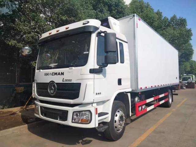 SHACMAN L3000 4x2 Refrigerated Truck