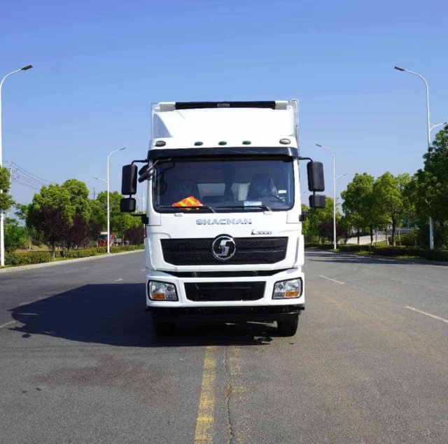 SHACMAN L3000 4×2 Refrigerated Truck