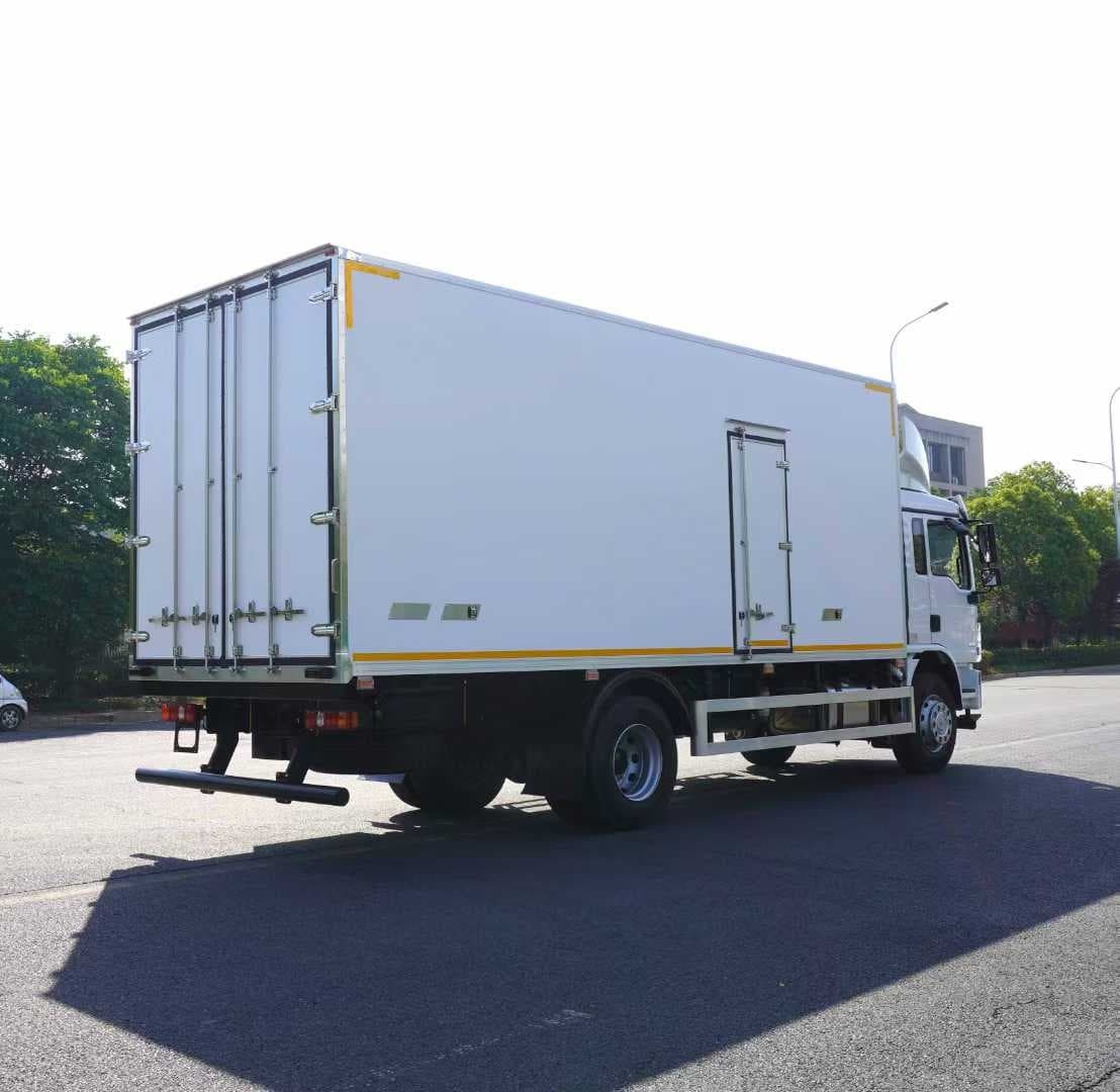 SHACMAN L3000 4×2 Refrigerated Truck