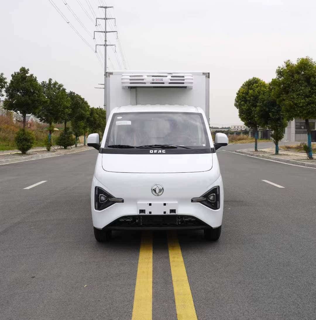 Dongfeng V7 Refrigerated Van