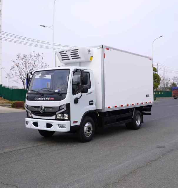 Dongfeng 4×2 Refrigerated Truck