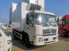 Dongfeng Tianjin 4×2 refrigerated truck with hydraulic tailgate