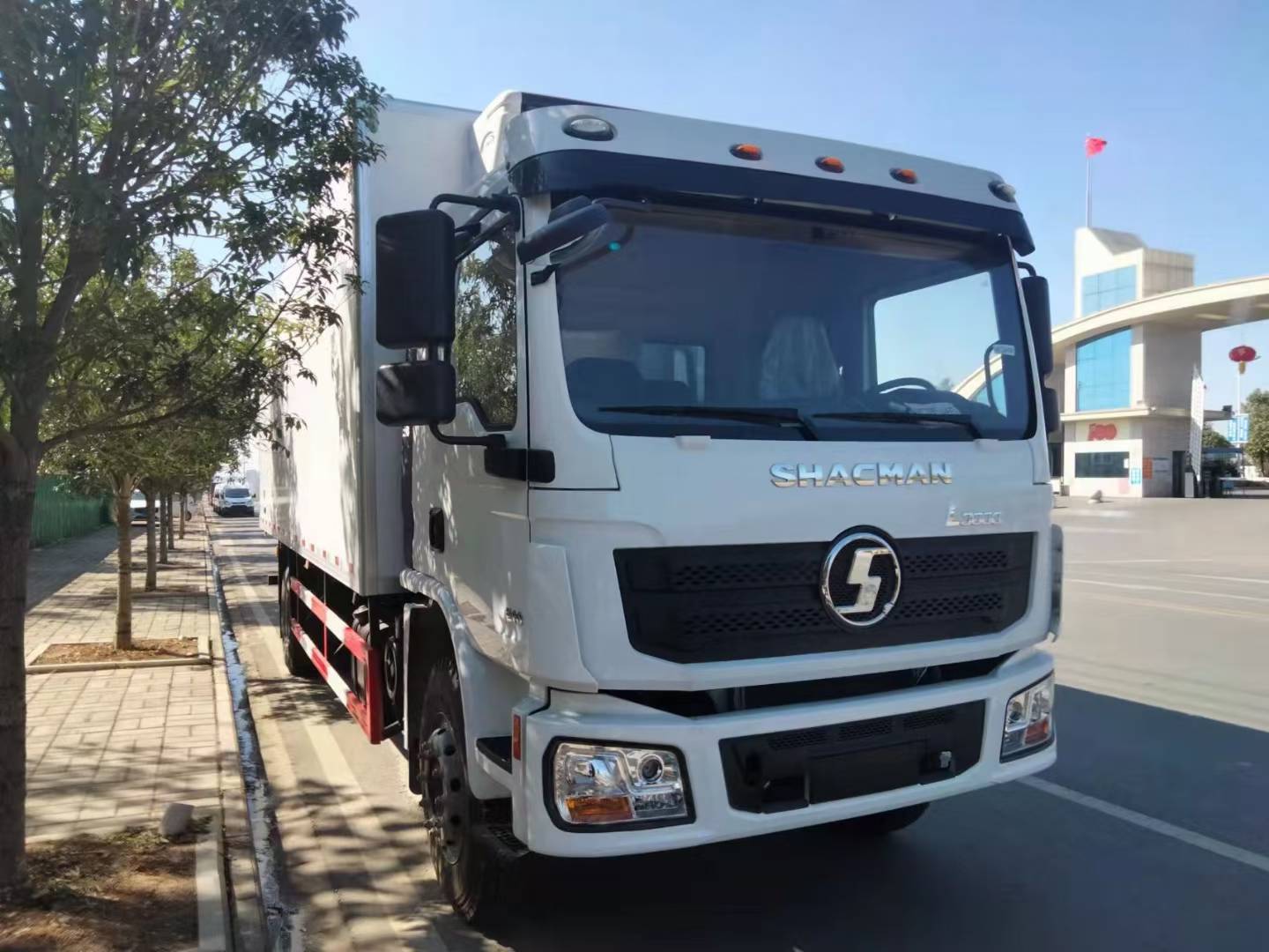 SHACMAN L3000 4x2 Refrigerated Truck