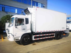 Dongfeng Tianjin 4×2 refrigerated truck with hydraulic tailgate