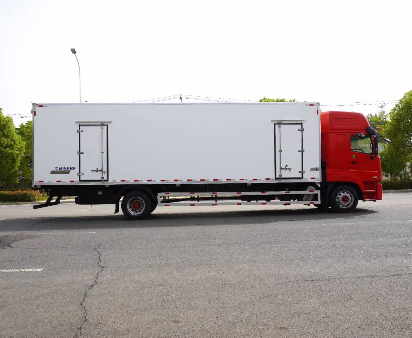 Dongfeng Dolica D9 4×2 Refrigerated Truck
