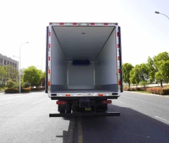 Dongfeng Tianjin (National III Emission Standard) 4×2 Refrigerated Truck