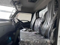 Dongfeng Captur right-hand drive refrigerated truck