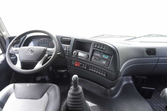 Dongfeng Dolica D9 4×2 Refrigerated Truck
