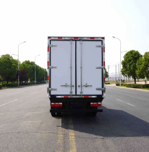 Dongfeng Dolica 4×2 Refrigerated Truck