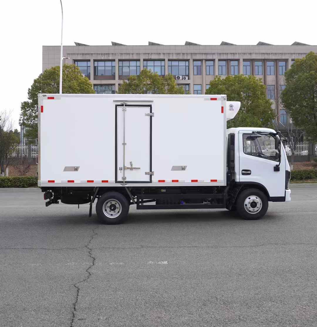 Dongfeng 4×2 Refrigerated Truck
