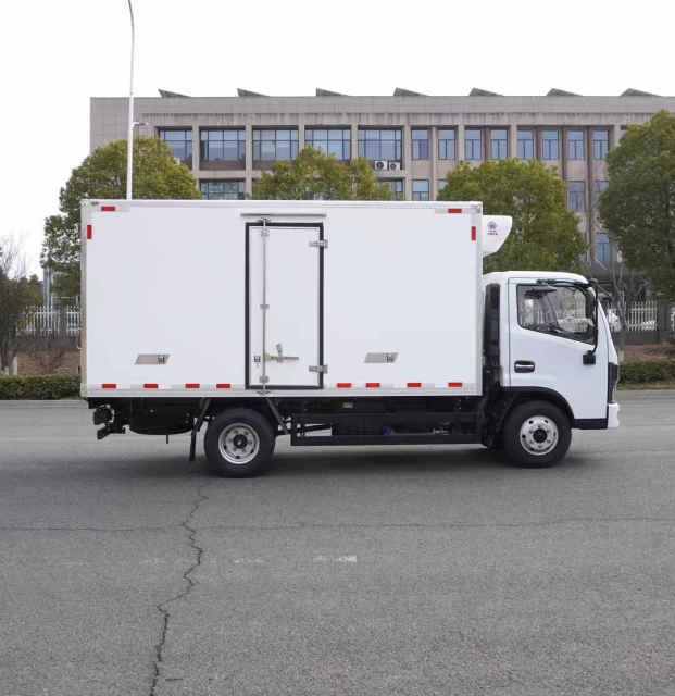 Dongfeng 4×2 Refrigerated Truck