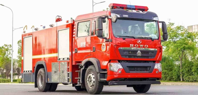 Sinotruk Howo 8 cubic meter foam fire truck