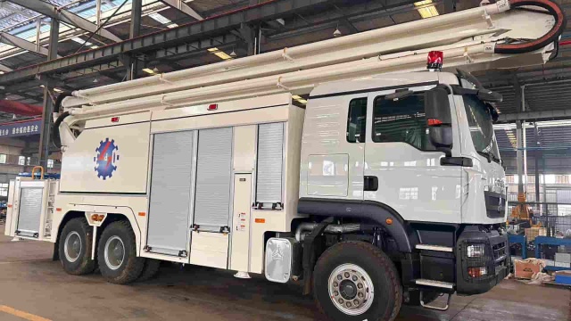 25-meter aerial fire truck