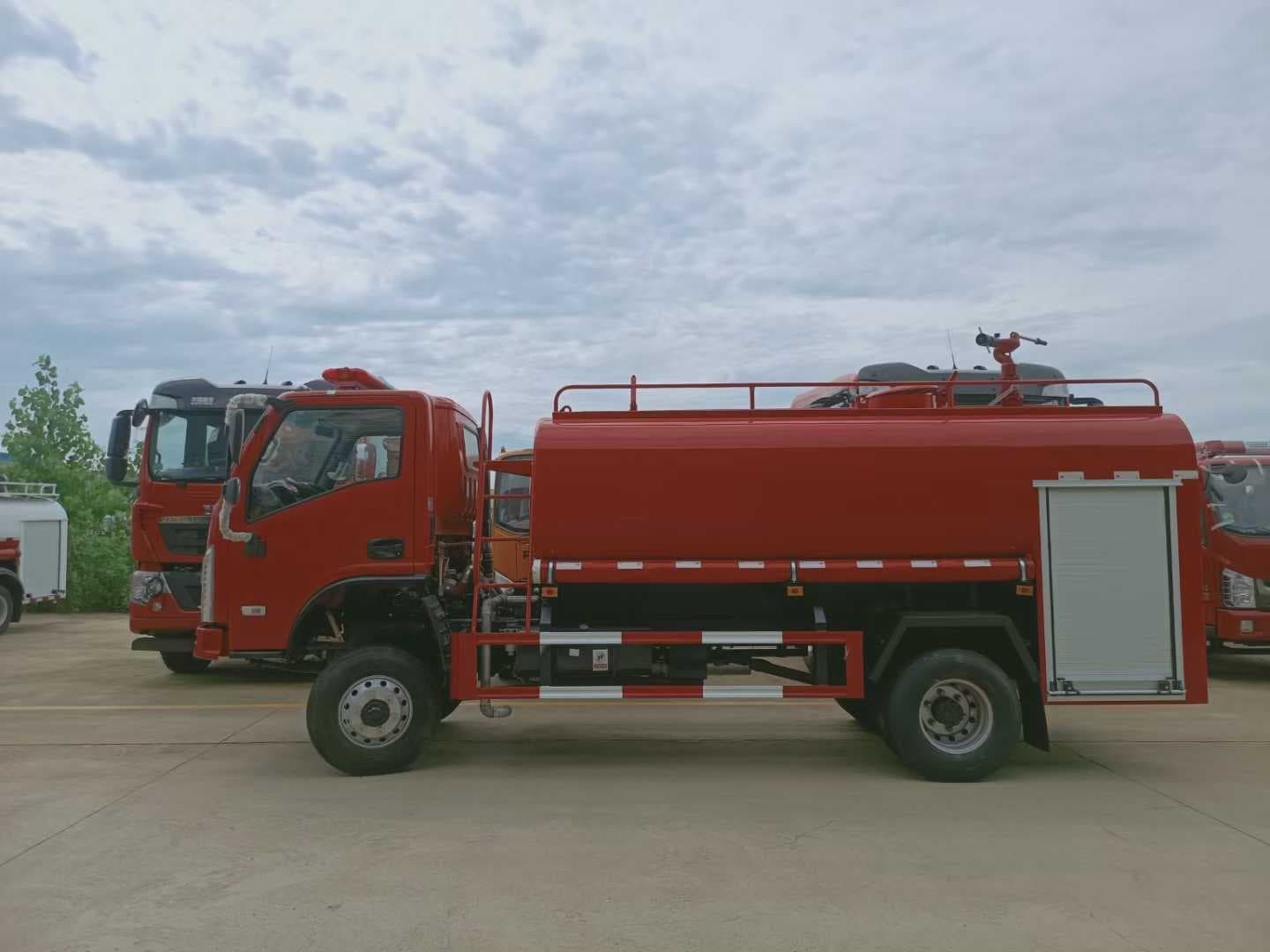 5-ton four-wheel drive fire sprinkler truck