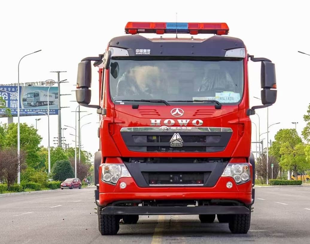 Sinotruk Howo 8 cubic meter foam fire truck