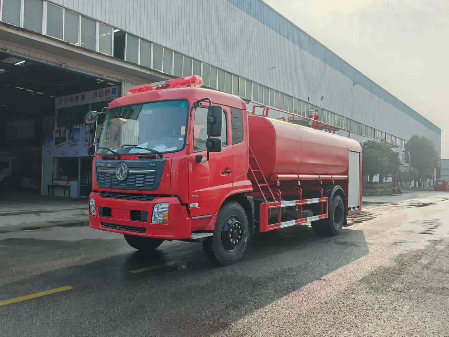 Dongfeng 12-ton foam fire truck